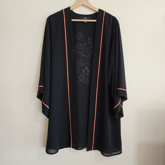 Forever 21 Black Embroidered Floral Kimono Large - Picture 2 of 8